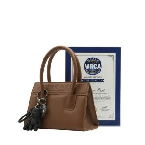 Guillaume Bags handgemaakte luxe tas – originele art bag Handmade luxury bag van Guillaume – limited edition Zeldzame handgemaakte tas – investeren in exclusieve mode Originele luxe tas uit Italië – art collection Extremely rare art bag – limited edition Guillaume Must-have designer tas – handgemaakt en uniek Limited edition tas – exclusieve art bag collectie Luxe handgemaakte tassen collectie – Guillaume Bags Zeldzame crocodile tas – gecertificeerd leder Ferrari art bag – unieke kunsttas Ferrari geïnspireerde tas – luxe art collectie Gecertificeerd leder – handgemaakte luxe tas Art bag van kunstenaar Guillaume – original collection Original limited edition art bag – handmade in Italy Handgemaakte tas Italië & Nederland – exclusieve collectie Contemporary artist art bag – unieke modekunst Kunstcollectie handgemaakte tassen – Guillaume Exclusieve art & fashion tas – limited edition Wereldrecord en wereldkampioen kunstenaar – Guillaume Bags Online shop luxe tassen – Guillaume Bags Mode tas met kunst – unieke merchandising Designer tas handgemaakt – originele kunsttas Sleutelhanger van gecertificeerd leder – art merchandise Luxe portemonnee handgemaakt – limited edition Mini tas handgemaakt – exclusieve art bag Grote handgemaakte tas – luxe schoudertas Schoudertas van gecertificeerd leder – art collectie Crocodile leather art bag – extremely rare Original art bag – handgemaakt en uniek design Limited editions luxury bags – handmade art Fashion art bag – must have designer item